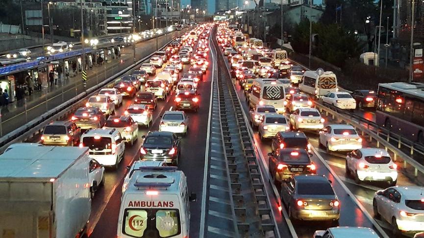 İstanbul'da trafik durma noktasına geldi