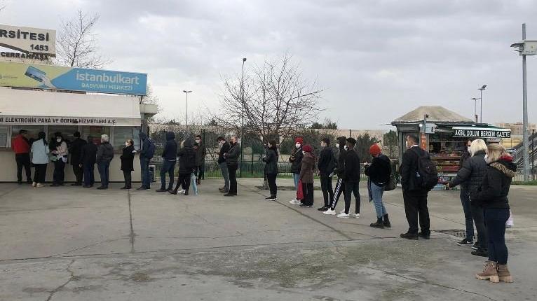 Akbil bayilerinde İstanbulkart ile HES kodu eşleştirme kuyruğu