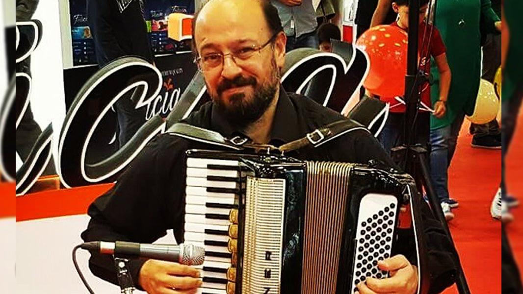 Devlet Sanatçısı, kendini göçmen Türkmen ailelere yardıma adadı