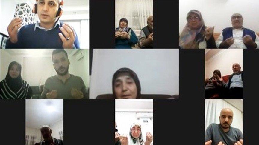 Coronadan hayatını kaybeden yakınları için online mevlit okuttular