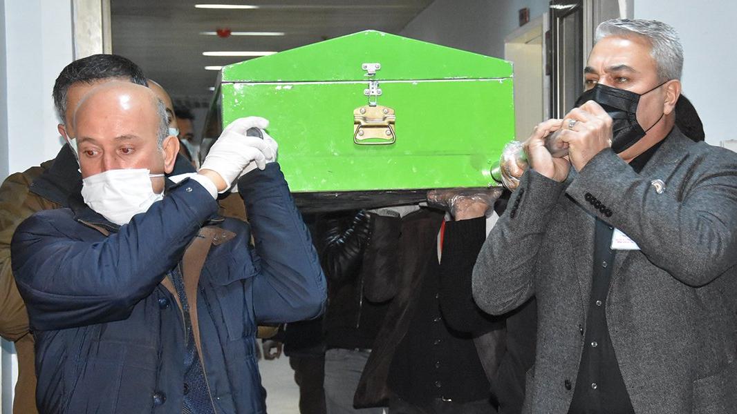 3 hekim daha coronadan hayatını kaybetti