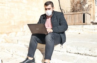 İnternetten satışa çıkarttığı otomobilini dolandırıcılara kaptırdı