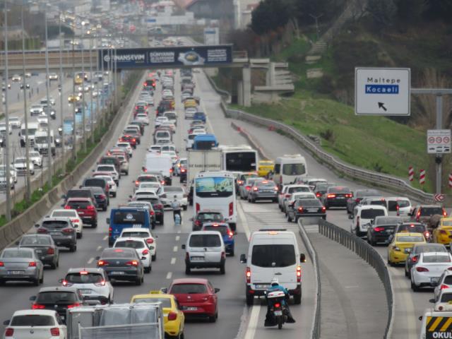 Kısıtlama öncesi trafik durma noktasına geldi