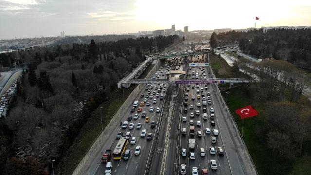Kısıtlama öncesi trafik durma noktasına geldi