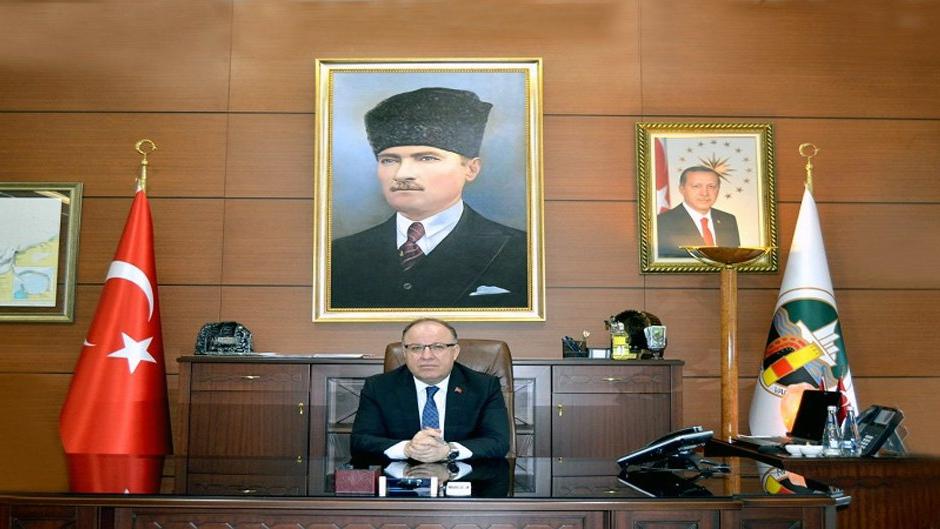 İl Müdürünün imam arkadaşına yaptığı kıyağı vali bozdu