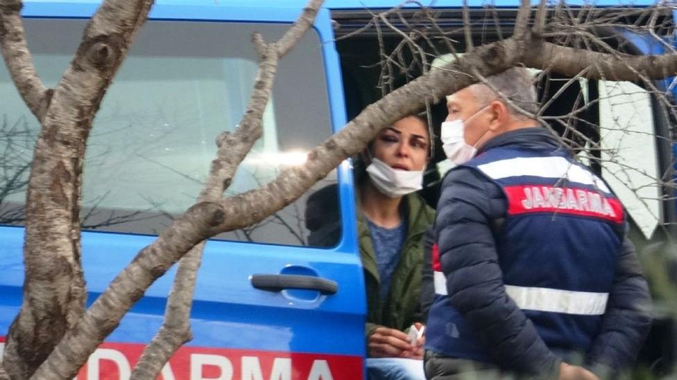 Kelepçe takıp çıplak halde döven<a class=