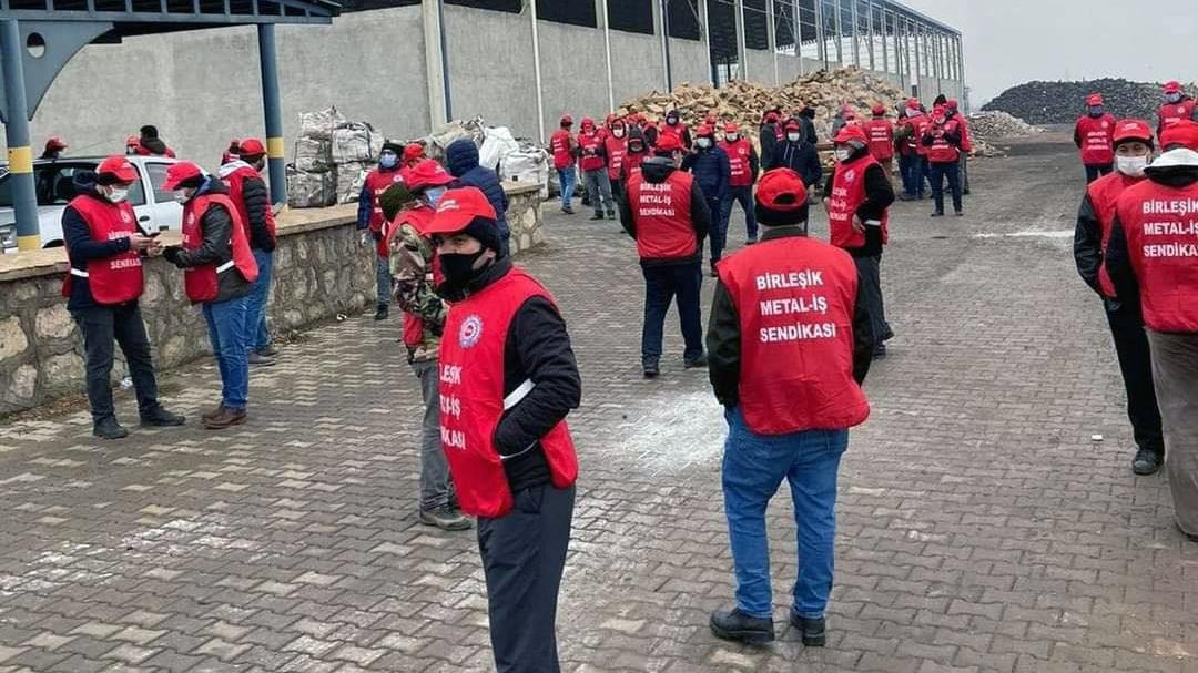 Sendikaya üye oldular, 'ahlaksızlık' gerekçesiyle işten atıldılar