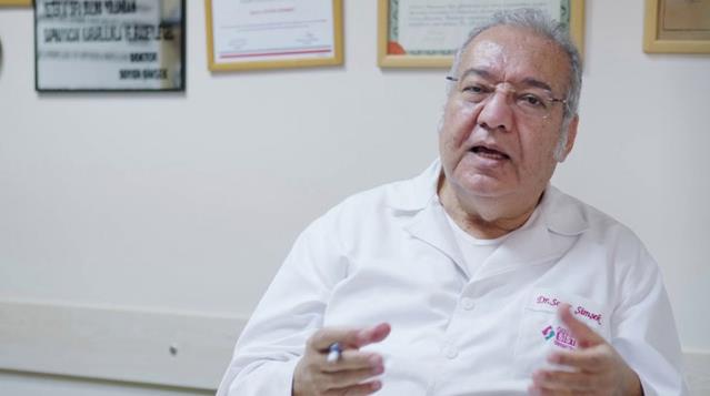 Mersin'de dahiliye uzmanı Soyer Şimşek, koronavirüs nedeniyle hayatını kaybetti