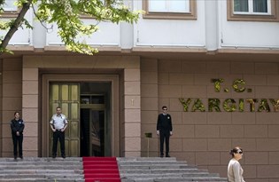 İş arkadaşına yalaka demek tazminatsız kovulma nedeni (Yargıtay'dan emsal karar)