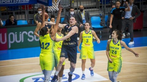 Fenerbahçe`den farklı galibiyet