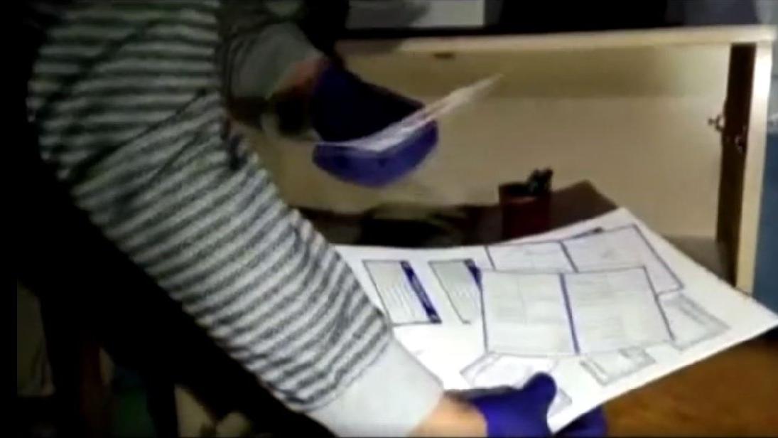 Gizli odadan çok sayıda sahte belge çıktı