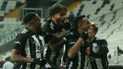 Yılın ilk derbisinde kritik üç puan... İki gol, bir kırmızı kart