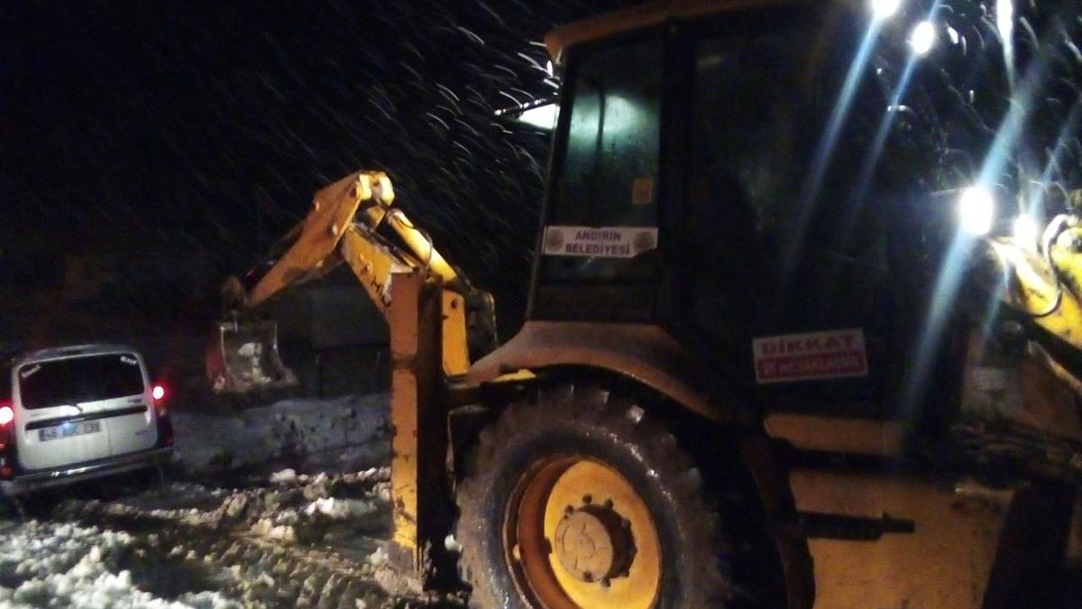 Kar yağışını izlemek için gittiler, 6 saat mahsur kaldılar