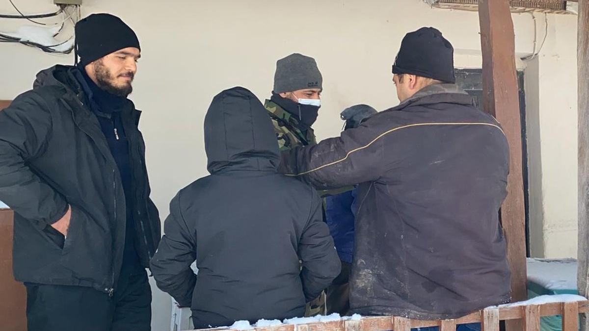 Mağaraya sığınıp tipide hayatta kaldılar...8 maceraperestin 3 günlük kar esareti