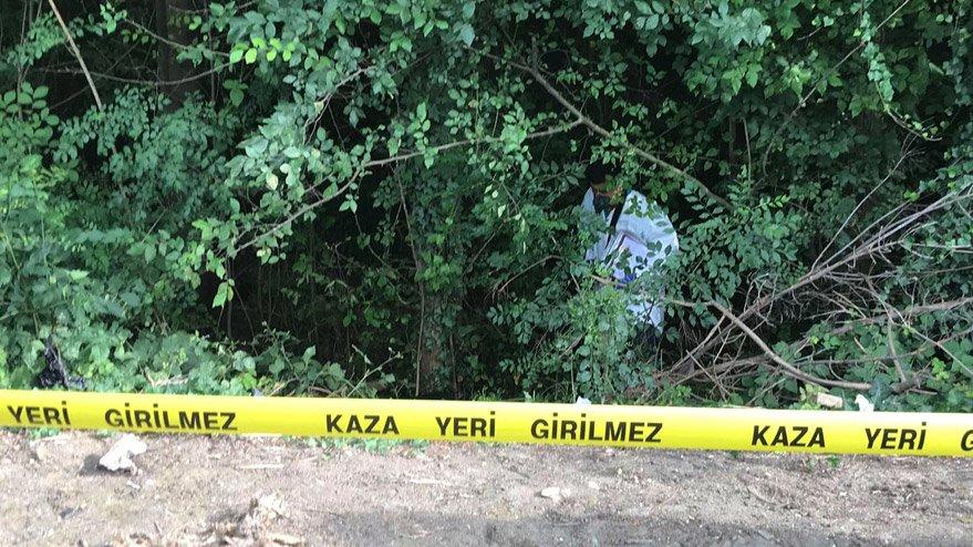 Suriye uyruklu mülteciyi öldürüp otobana attılar!