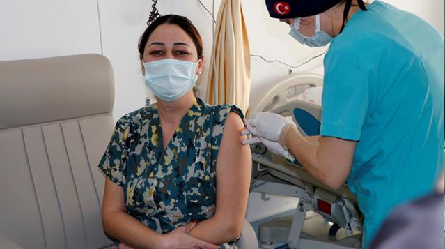 Türkiye'nin Kovid-19 aşı programındaki başarısı dünya gündeminde