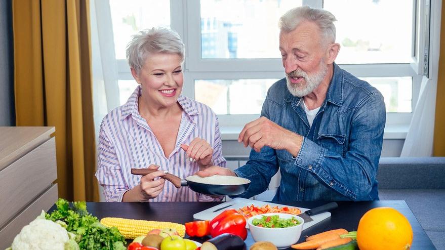 Pandemide 65 yaş üzerine hayati tavsiyeler