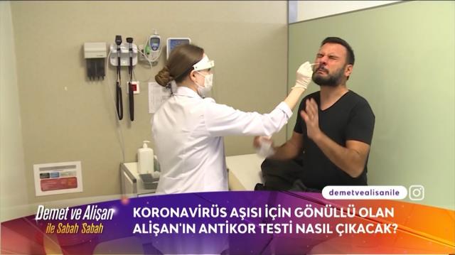 Ünlü şarkıcı Alişan, örnek olmak amacıyla canlı yayında koronavirüs aşısı yaptırdı Ünlü şarkıcı Alişan, örnek olmak amacıyla canlı yayında koronavirüs aşısı yaptırdı