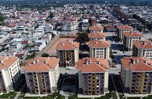 Türkiye'de yerleşik her 2 yabancıdan biri kendi evinde oturuyor