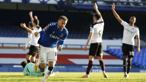 Cenk Tosun 1 yıl sonra attı Everton kazandı