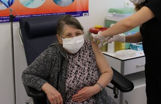 65 yaş üstü vatandaşların Covid-19 aşılaması başladı