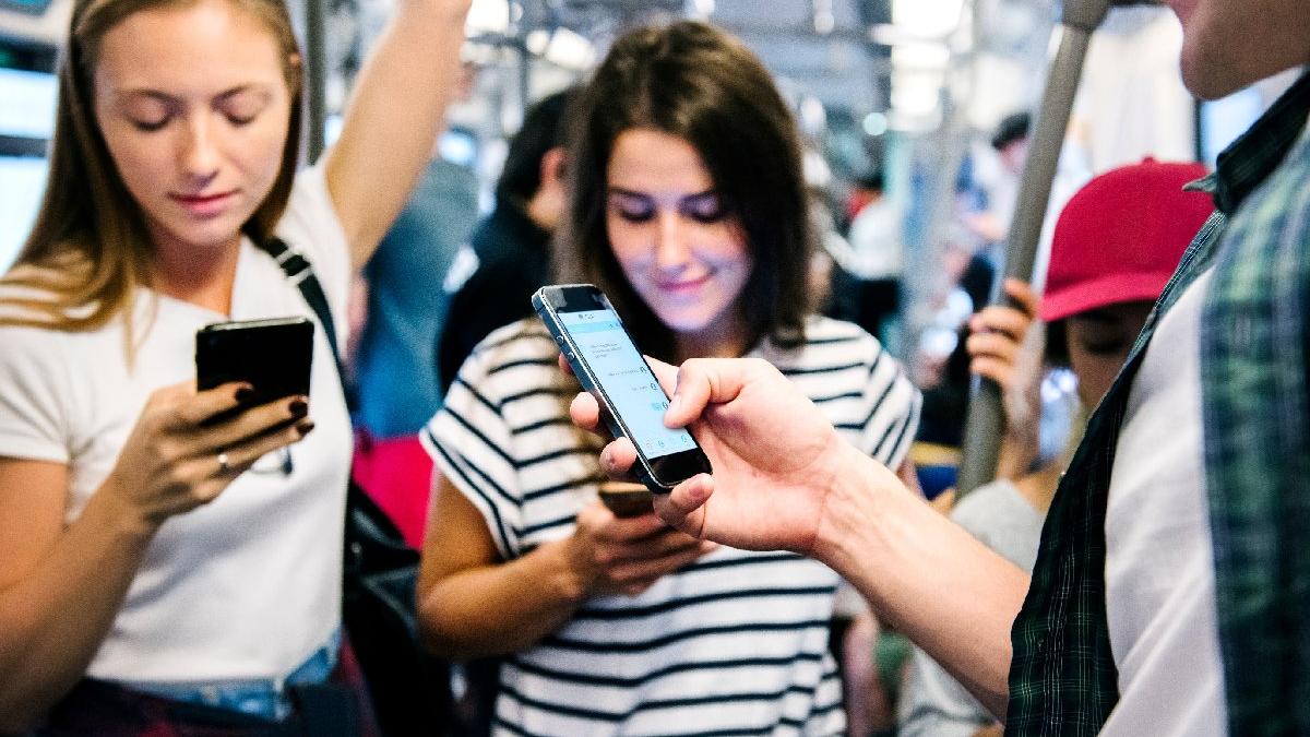 Z kuşağı nedir? Kaç yaşındakiler Z kuşağı oluyor?