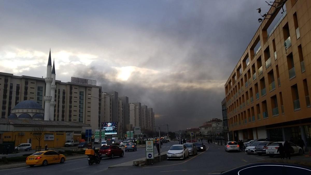 Ümraniye'de korkutan yangın