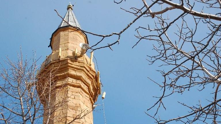 Hırsızlar 510 yıllık camiye dadandı