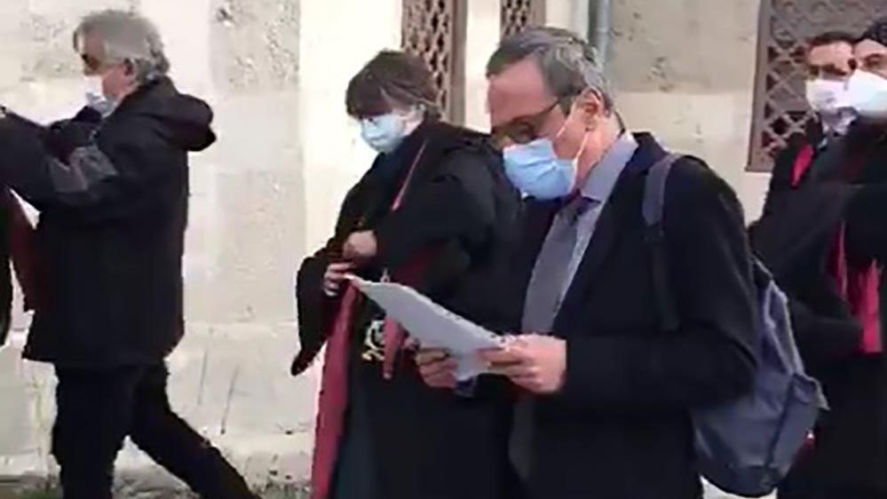 Polis müdahale etti, hocalar Boğaziçi'ne destek bildirisini yürüyerek okudu