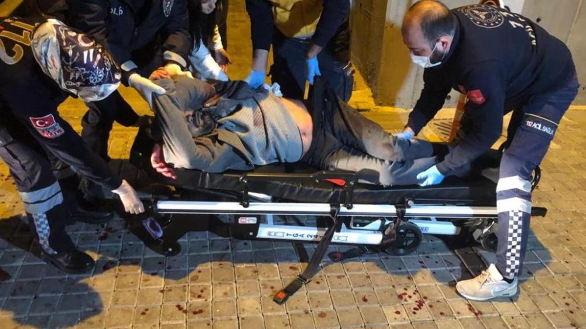 Annesiyle sevgilisini yakalayan lise öğrencisi dehşet saçtı