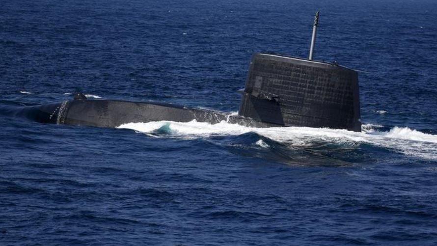 Japon denizaltısı gemi ile çarpıştı