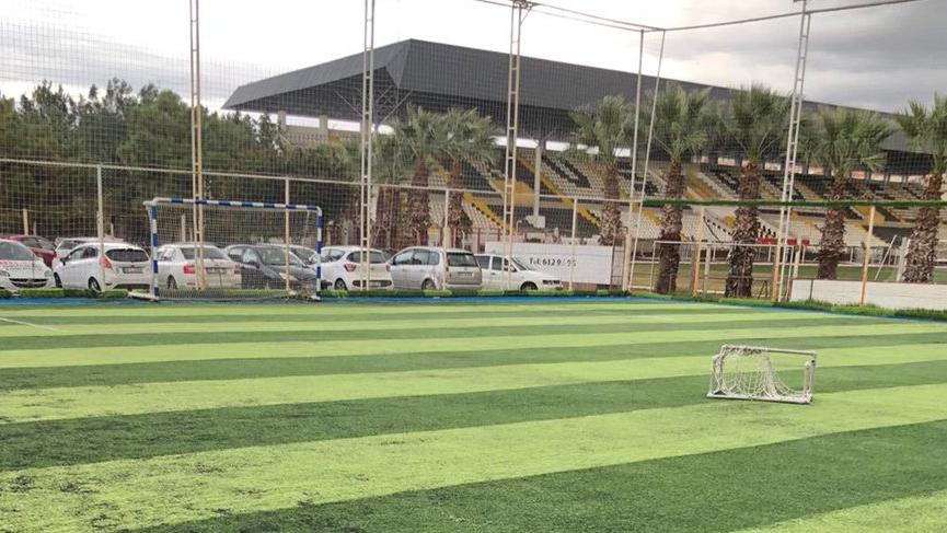 Hırsızların son gözdesi: Boş halı sahalar