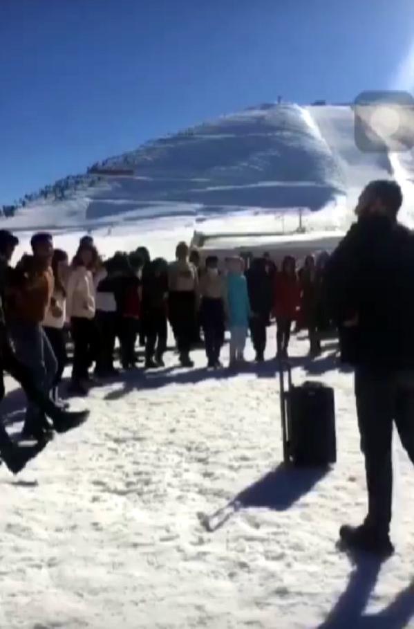Cezalara rağmen uslanmıyorlar! Yine kayak merkezi yine koronanın hiçe sayıldığı görüntüler
