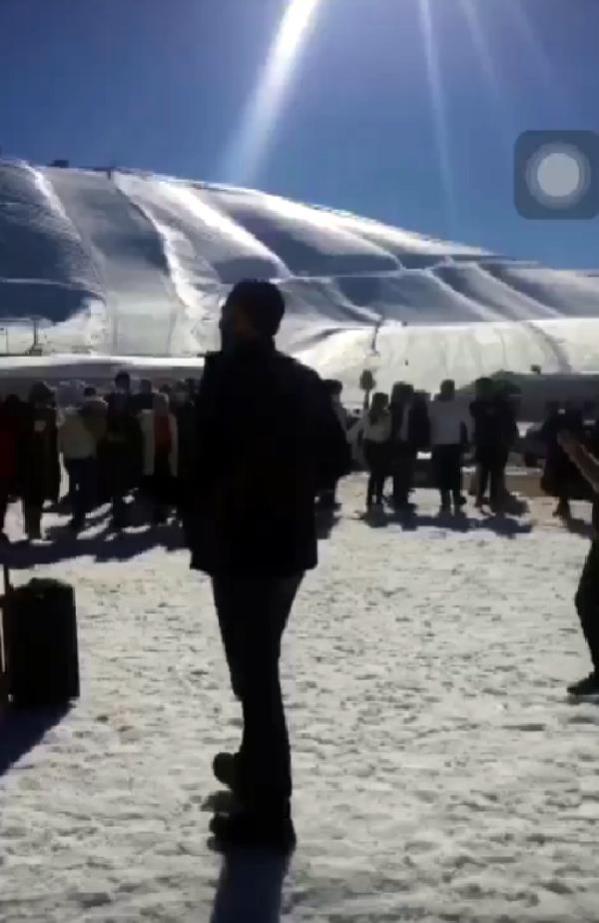 Cezalara rağmen uslanmıyorlar! Yine kayak merkezi yine koronanın hiçe sayıldığı görüntüler