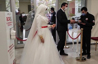 Nikah salonlarında yasak yoğunluğu yaşanıyor