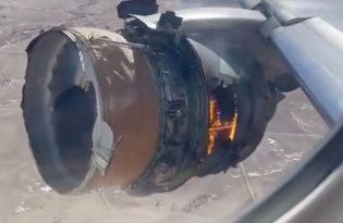 Japonya'da Boeing 777'lerin kullanımı durduruluyor (Yolcu uçağının motoru alev aldı)