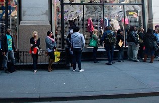 Covid-19’un ekonomik etkisi: 225 milyon kişi işsiz kaldı, zenginler 500 milyar dolar kazandı