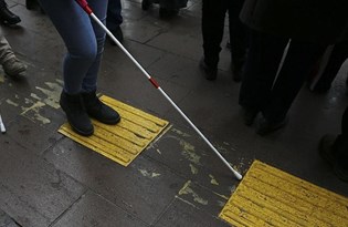 Engelliler, corona virüs etkilerine en açık grupların başında geliyor