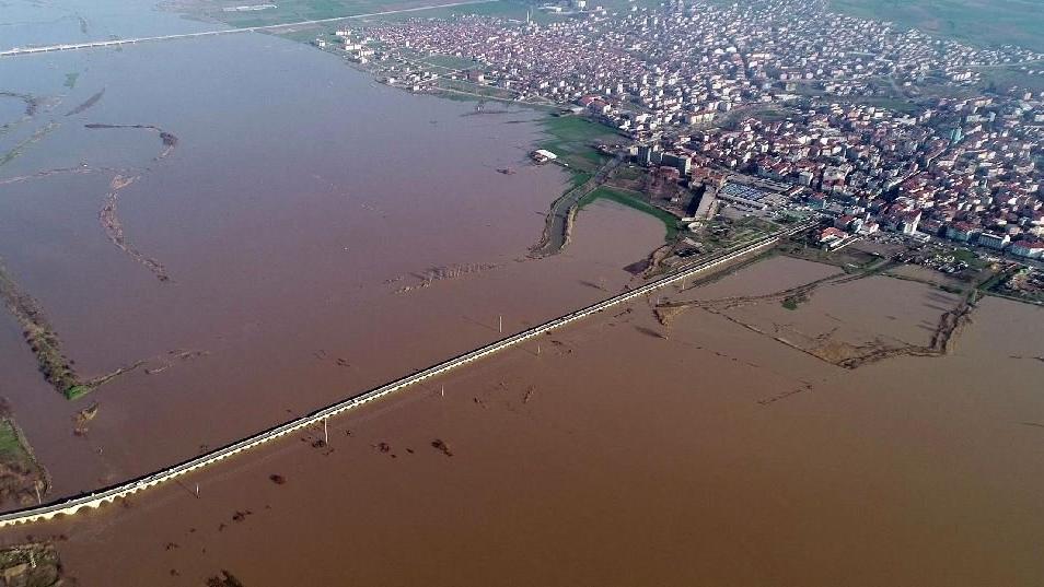 Taşan Ergene Nehri'nde, 'kırmızı alarm'