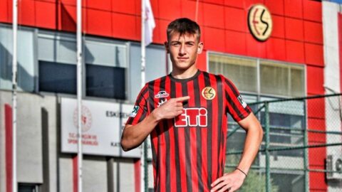 Eskişehirspor`a veda etti, Beşiktaş`a imza attı