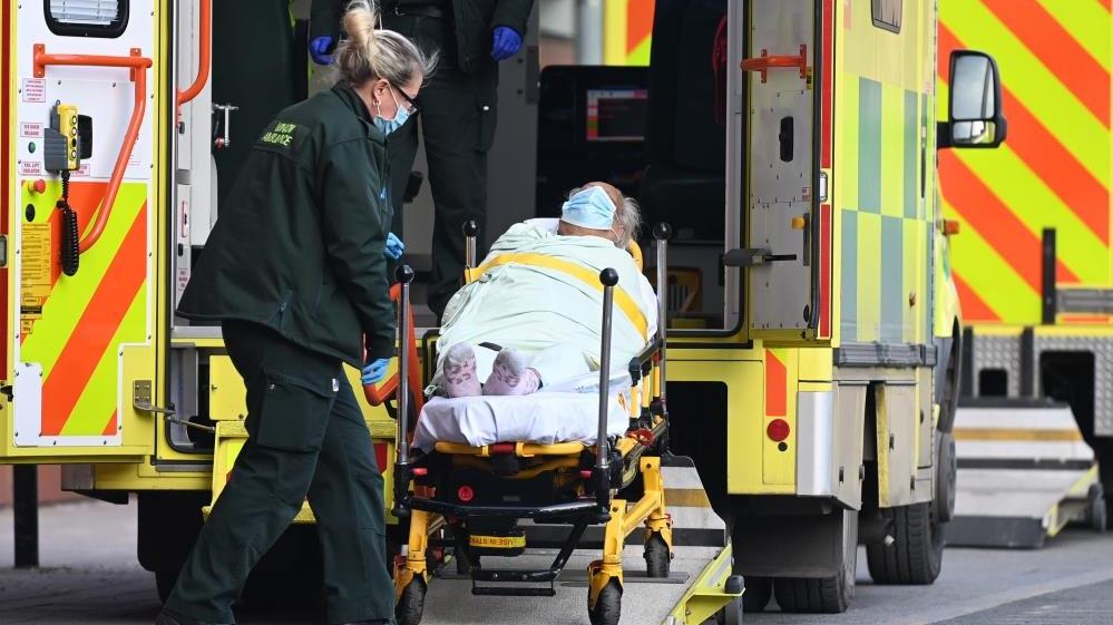 İngiltere'de son 24 saatte 548 can kaybı