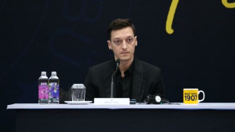 Mesut Özil Londra`dan İstanbul`a geldi, gerilim bitmedi... Karşılıklı çok sert sözler