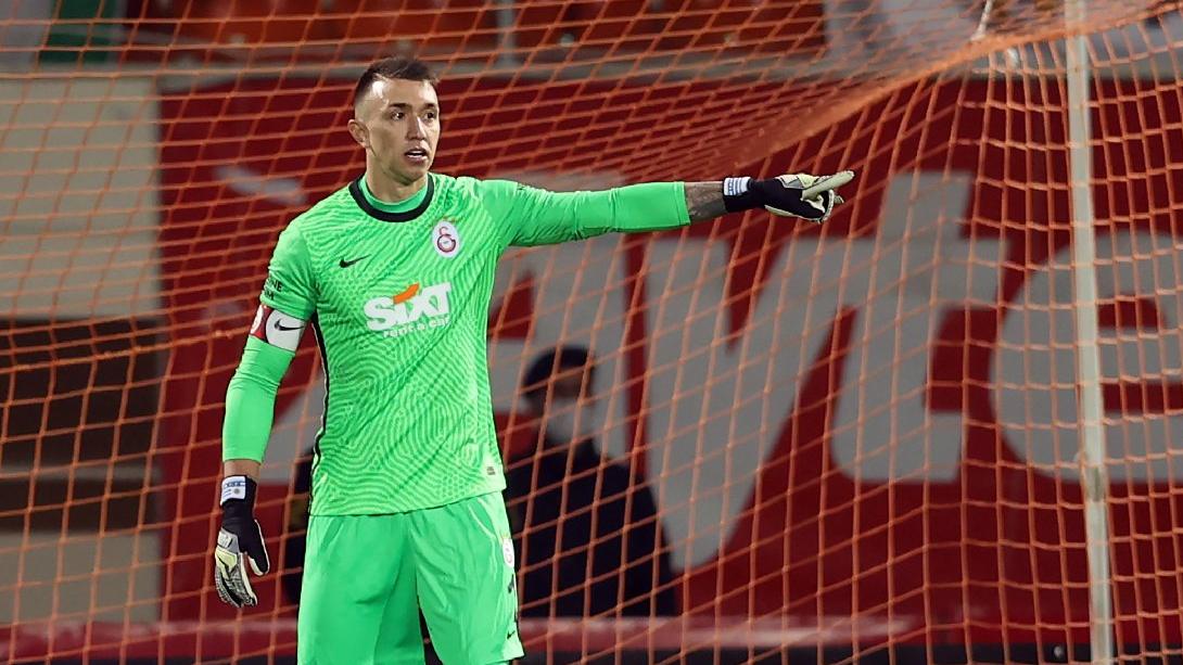 7. harika Muslera | Galatasaray'ı sırtladı