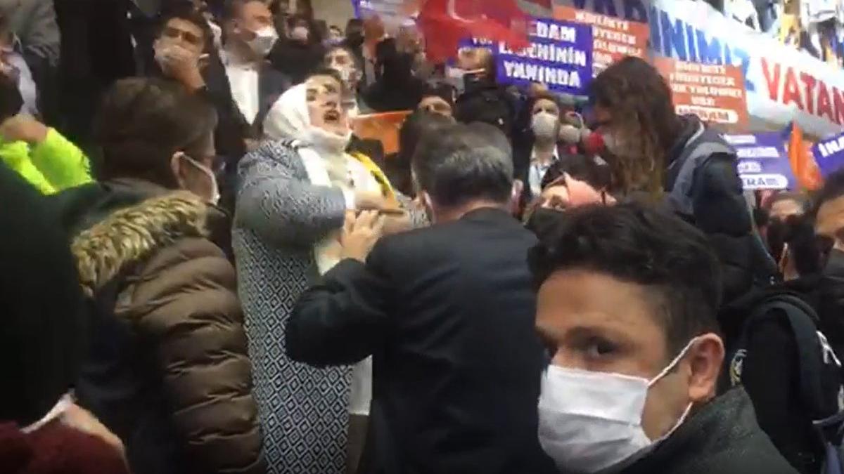 AKP kongresinde gerginlik: Parti zenginler kulübü haline geldi