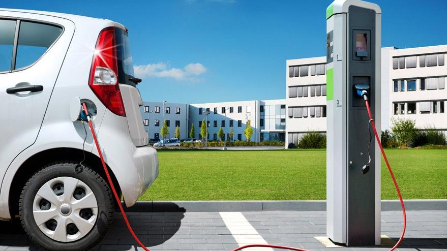 Elektrikli aracı vergi çarptı