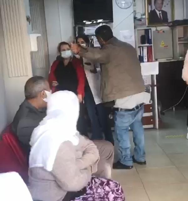 Hastanede skandal! Pantolonunu indirip, sağlık çalışanlarına küfretti; o anlar kamerada