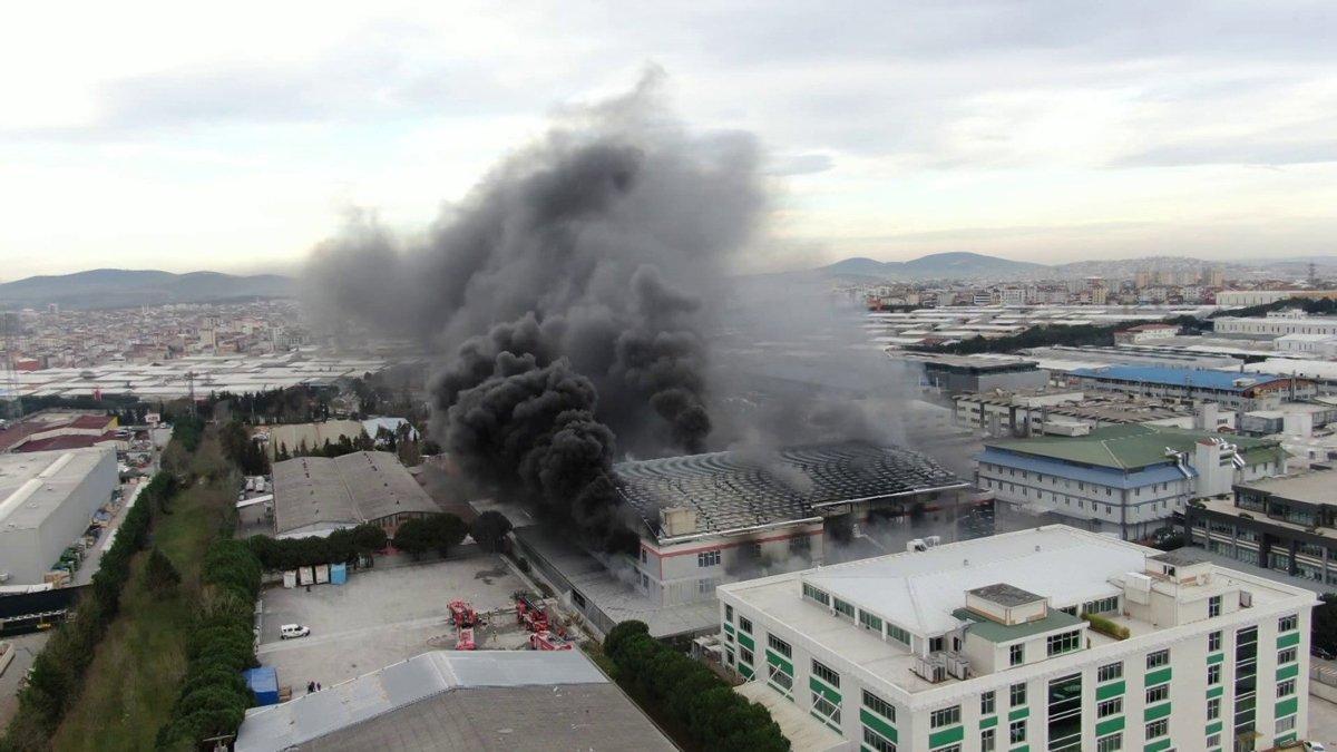 Ümraniye'de korkutan yangın