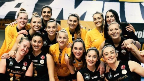 Derbide lider Vakıfbank Eczacıbaşı`nı 3-0 mağlup etti