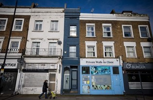 Londra'nın en dar evi 9 milyon 250 bin liraya satışa çıktı