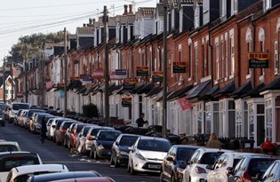 İngiltere'de 750 bin ailenin kira borcu var